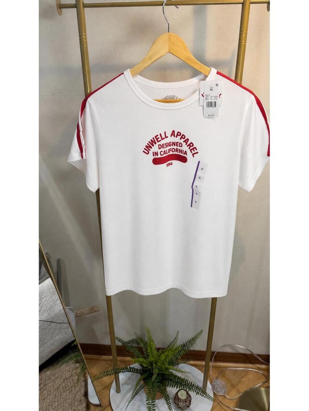 Unwell Women's Short Sleeve Graphic T-Shirt, XL - White